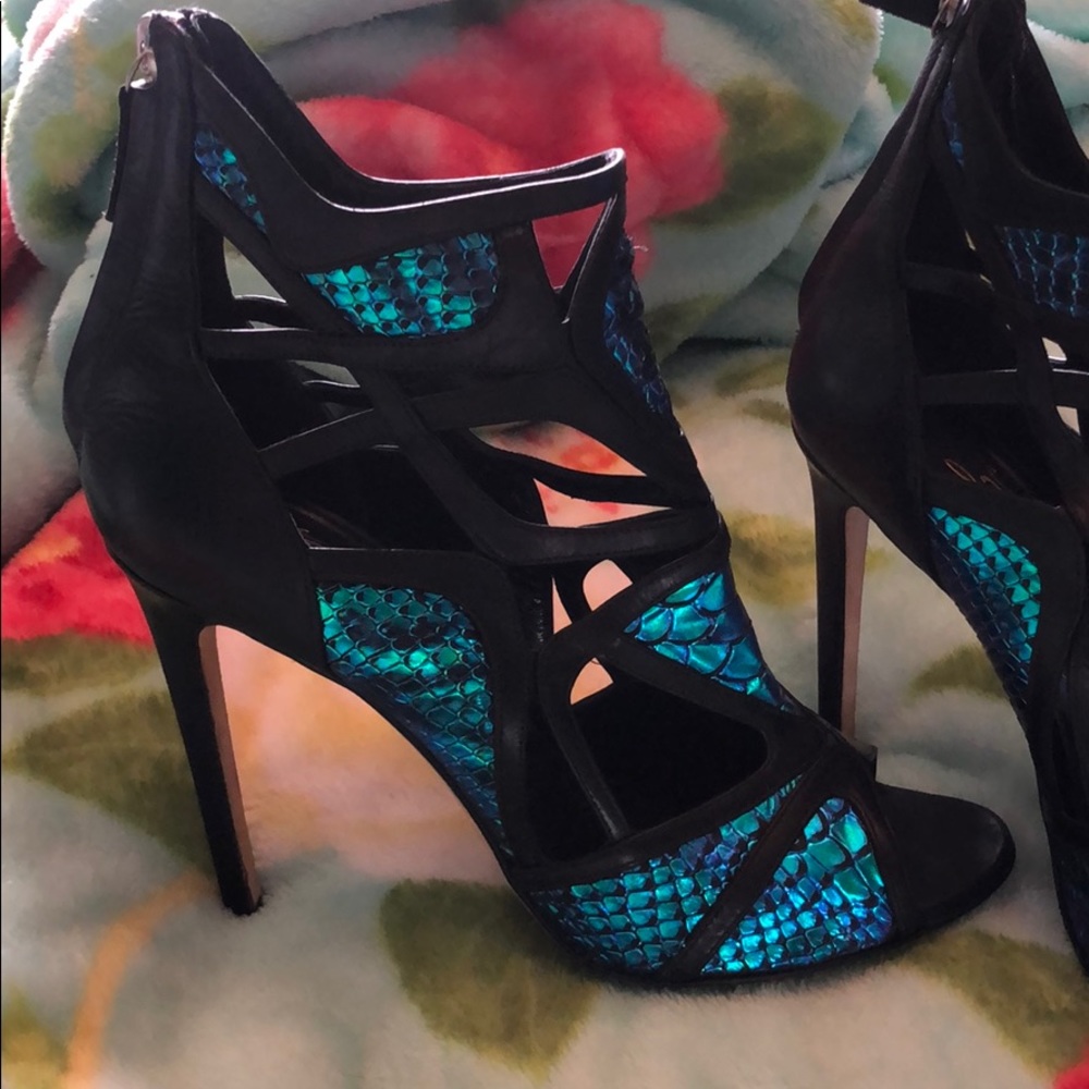 Alejandro Ingelmo snakeskin blue metallic heels designer shoes